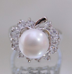 Комплект 4ч от естествени големи бели перли 