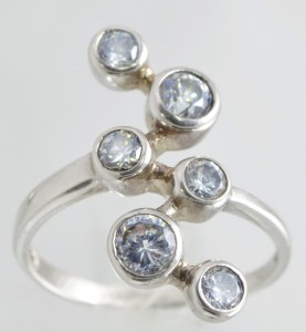Cребърен пръстен със Сваровски кристали  