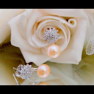 Нежни  обеци с розови перли *Загадка* 