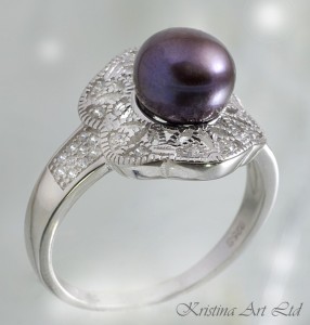 Сребърен пръстен с естествена черна перла,проба 925 