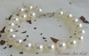 Гривна от Сваровски перли , цвят *Cream *,ф8мм 
