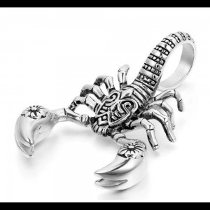Мъжки и унисекс медальон *Скорпион* от стомана 