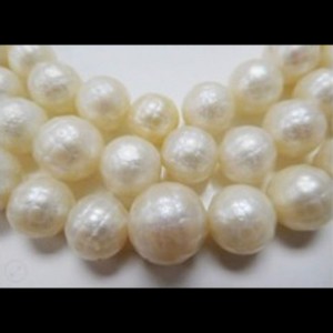 Колие от бели фасетирани перли *Дизайн*,8-9мм 