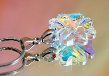 Колие  с кристали Сваровски, цвят 