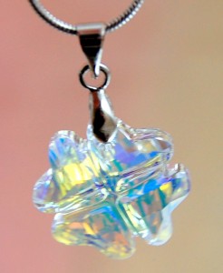 Колие  с кристали Сваровски, цвят 