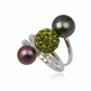 Авангардна комбинация от зелени кристали със сиви и лилави перли 